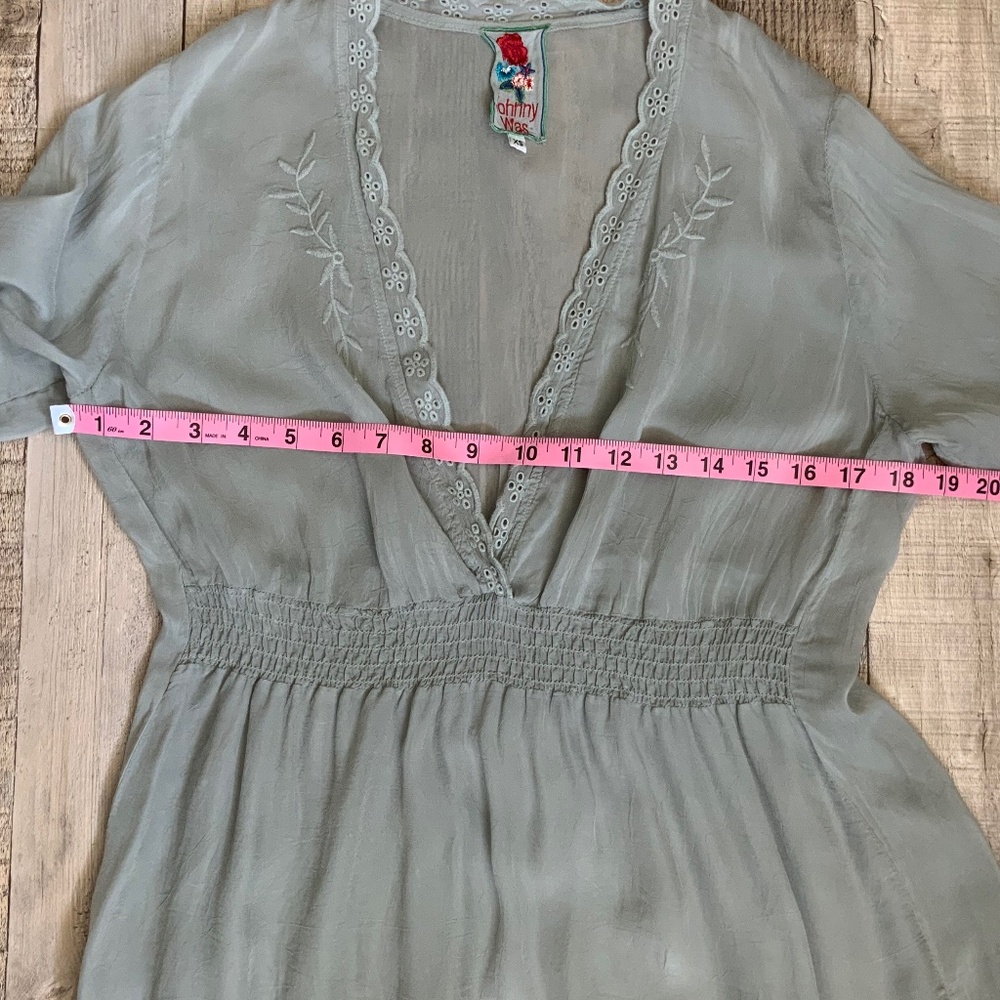Johnny Was Grey Blue Lace Embroidered Deep V Neck Blouse Tunic SZ XS (S) - Picture 10 of 13